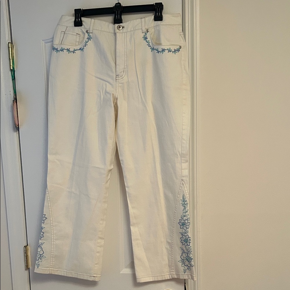 NWOT White Cropped Jeans with Blue Floral Embroidery